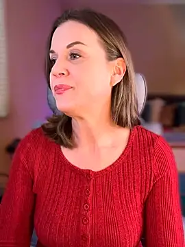 Snapshot of MaiseKnox chatting on February 5, 10:25 pm MaiseKnox online show from February 5, 10:25 pm