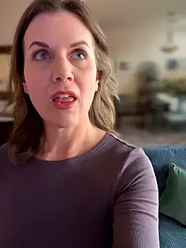 Snapshot of MaiseKnox chatting on February 12, 10:05 pm MaiseKnox online show from February 12, 10:05 pm