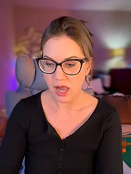 Snapshot of MaiseKnox chatting on February 17, 10:38 pm MaiseKnox online show from February 17, 10:38 pm