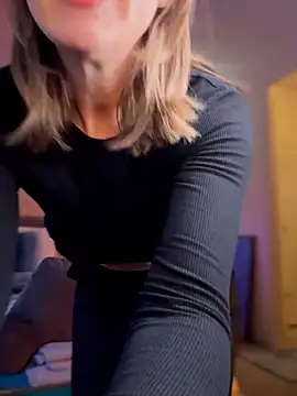 Snapshot of MaiseKnox chatting on March 3, 10:59 pm MaiseKnox online show from March 3, 10:59 pm