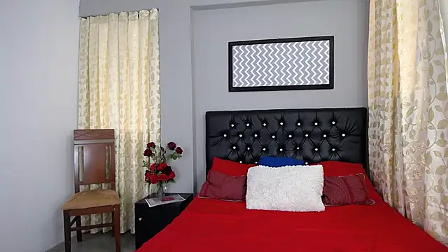 loveyouzahara2020 online show from February 15, 9:15 pm