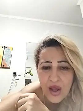 vivifernades online show from February 19, 4:44 am