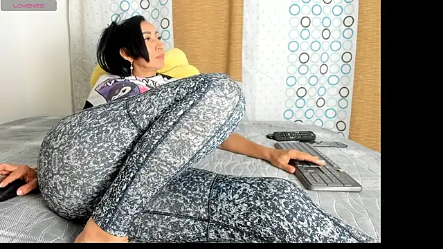 Snapshot of BlowMommy_ chatting on January 22, 11:10 pm BlowMommy online show from January 22, 11:10 pm