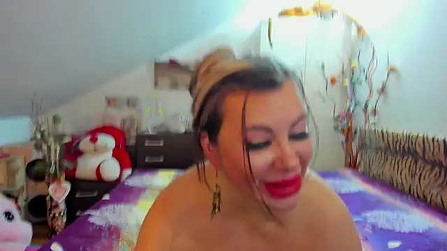 Snapshot of Raffaelababy chatting on February 15, 3:28 pm Raffaelababy online show from February 15, 3:28 pm