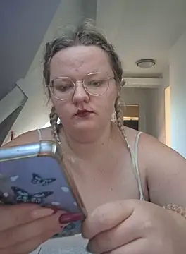 Fiona0705 online show from September 24, 6:28 am