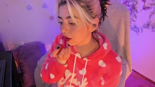 Sammysammy  online show from February 4, 1:13 am