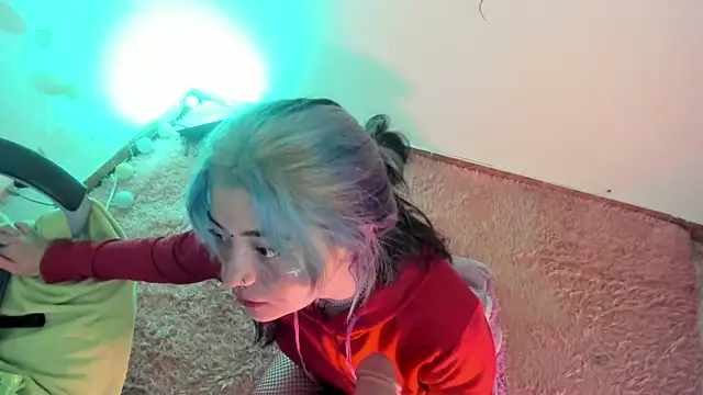 Sammysammy  online show from March 1, 8:45 am