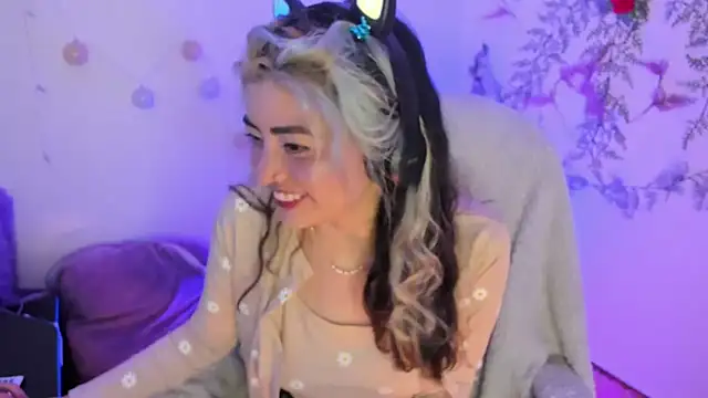 Sammysammy  online show from March 19, 7:51 am