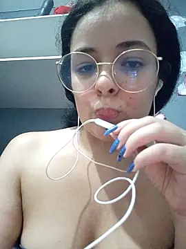 Snapshot of NinaSweet2 chatting on March 1, 5:42 am NinaSweet2 online show from March 1, 5:42 am
