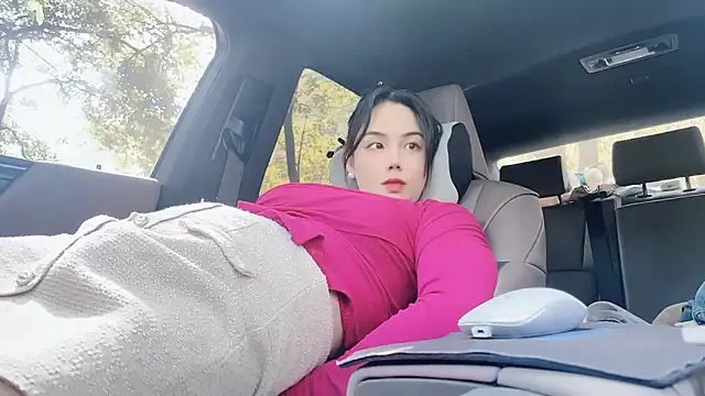 Snapshot of orla2021 chatting on December 29, 4:05 am orla2021 online show from December 29, 4:05 am