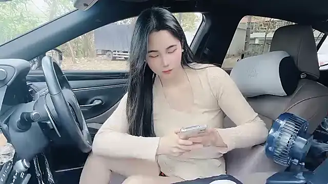 Snapshot of orla2021 chatting on February 24, 2:08 am orla2021 online show from February 24, 2:08 am