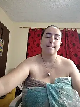 Snapshot of rosahills chatting on April 28, 6:18 am rosahills online show from April 28, 6:18 am