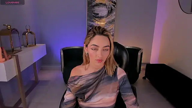 MelissaMoore  online show from December 15, 2:38 am