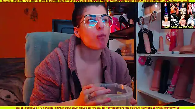 Snapshot of cuminmenowbbyx chatting on January 1, 6:06 pm cuminmenowbbyx online show from January 1, 6:06 pm