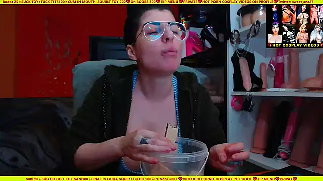 Snapshot of cuminmenowbbyx chatting on January 24, 6:04 pm cuminmenowbbyx online show from January 24, 6:04 pm