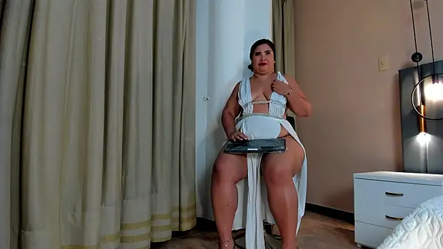 AGATHAA WHITE online show from March 10, 12:04 pm