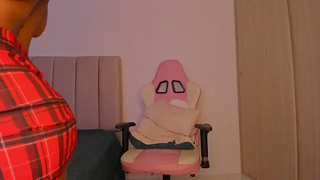 isa bunny online show from April 14, 5:57 am