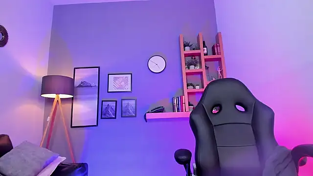 Sabrina Sabrock  online show from March 19, 5:55 am