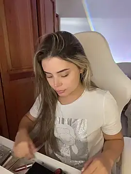 Miss valeriaa online show from July 18, 8:45 pm