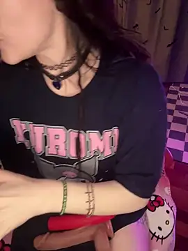 BlaizeyBBy online show from March 23, 5:32 am