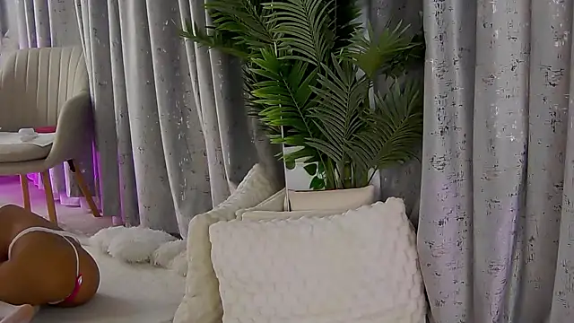 IsabelleEthan online show from March 9, 1:42 am