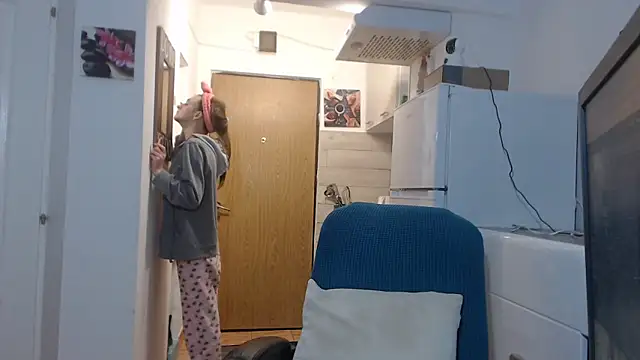 simyhvn online show from February 24, 5:11 am