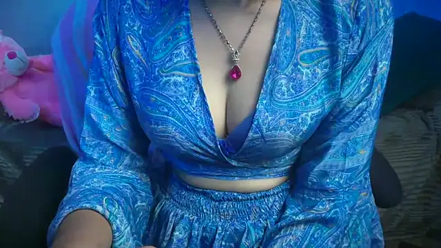 Queen Angelena online show from May 3, 5:24 am