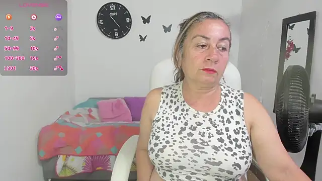 Snapshot of stepmother_105 chatting on May 7, 7:30 pm stepmother 105 online show from May 7, 7:30 pm