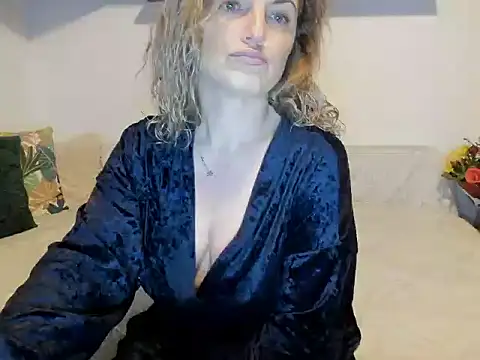 Jadore able online show from February 20, 2:40 am