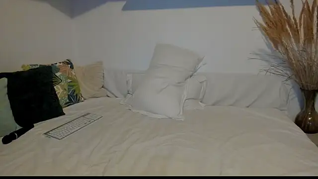 Jadore able online show from October 14, 1:50 am