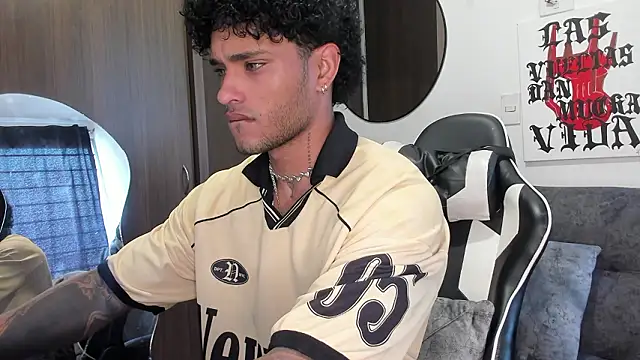 Alessandro Vanni online show from February 13, 2:35 pm