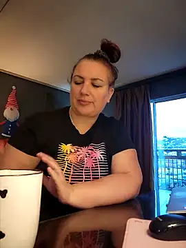 Canadian BBW online show from December 22, 4:48 pm