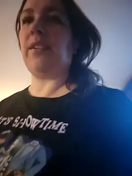 Canadian BBW online show from January 13, 4:30 pm