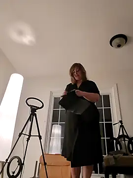 Canadian BBW online show from December 21, 2:35 pm