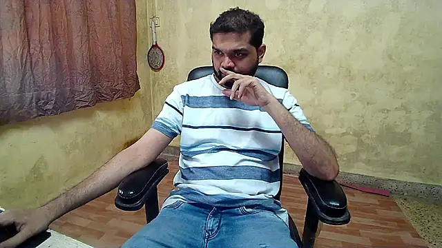 Snapshot of mynastyfuckerr chatting on December 3, 11:01 am mynastyfuckerr online show from December 3, 11:01 am