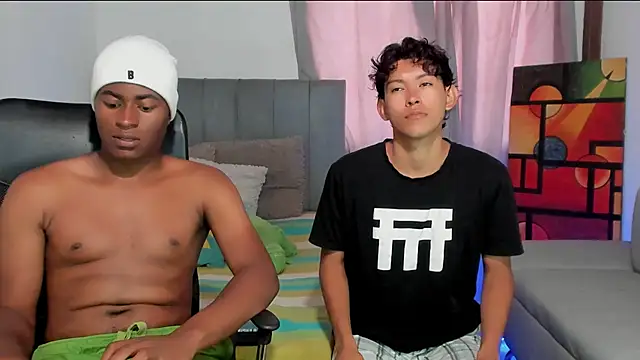 Snapshot of CrissBrownxxx chatting on April 19, 4:50 pm CrissBrownxxx online show from April 19, 4:50 pm