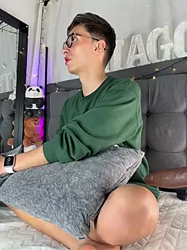 Thiago jones online show from March 11, 9:04 pm