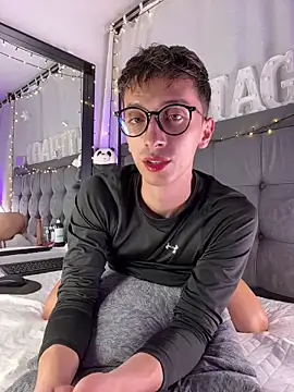 Thiago jones online show from March 12, 9:56 pm