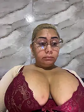 maymercy online show from November 25, 3:01 pm