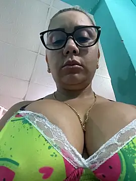 Snapshot of maymercy chatting on March 30, 12:50 pm maymercy online show from March 30, 12:50 pm