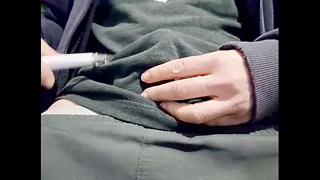 hairyuncut00 online show from March 16, 5:28 pm