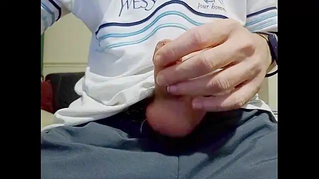 hairyuncut00 online show from September 19, 11:49 pm