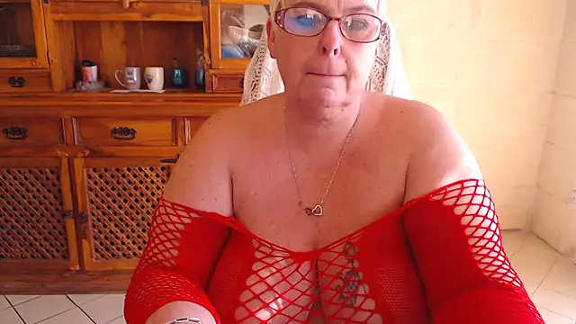 Snapshot of MISS_LINDAH chatting on February 4, 9:49 am MISS LINDAH online show from February 4, 9:49 am