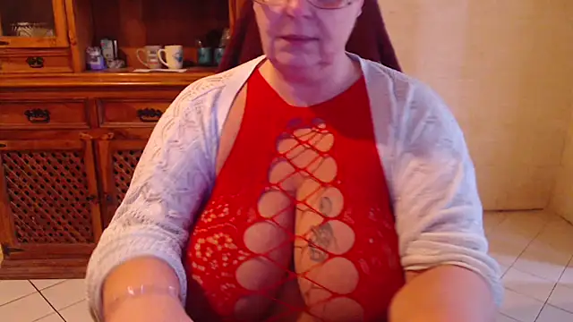 Snapshot of MISS_LINDAH chatting on February 13, 6:20 am MISS LINDAH online show from February 13, 6:20 am