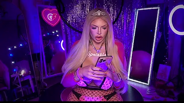 Snapshot of bimbotwerkqueen chatting on February 19, 1:08 am bimbotwerkqueen online show from February 19, 1:08 am