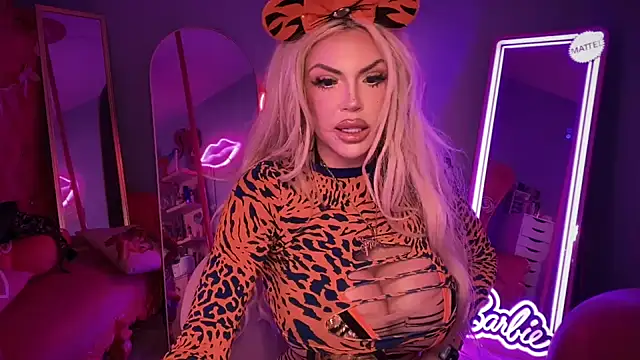 bimbotwerkqueen online show from November 1, 10:39 am