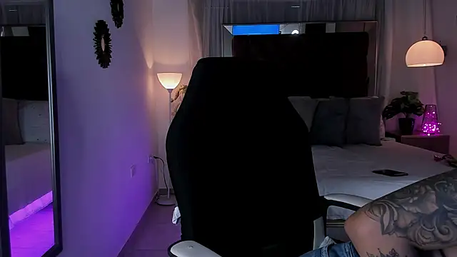 pamela reyes  online show from December 27, 8:07 pm