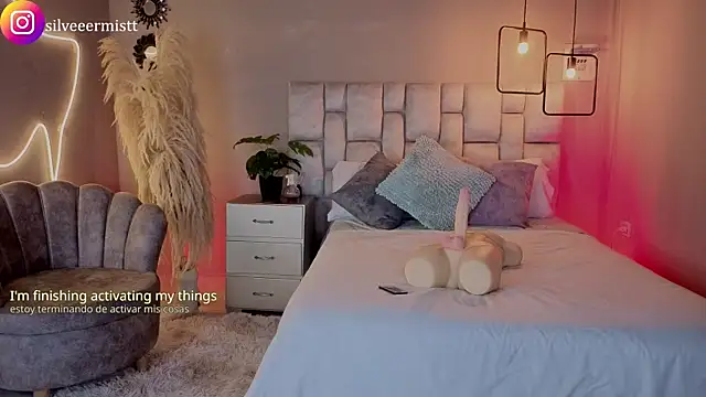 pamela reyes  online show from April 22, 3:02 pm