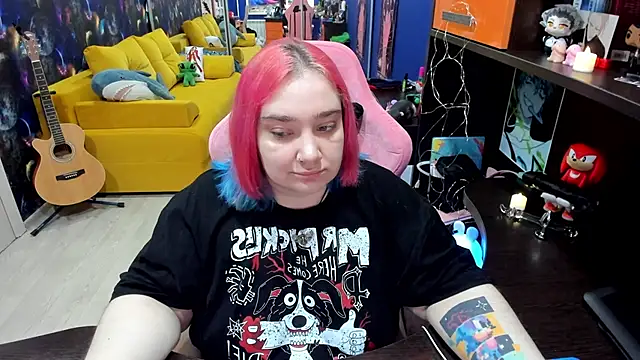 Snapshot of Softie_Sofy chatting on January 21, 2:22 am Softie Sofy online show from January 21, 2:22 am