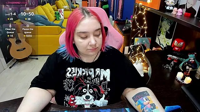 Snapshot of Softie_Sofy chatting on January 22, 2:15 am Softie Sofy online show from January 22, 2:15 am